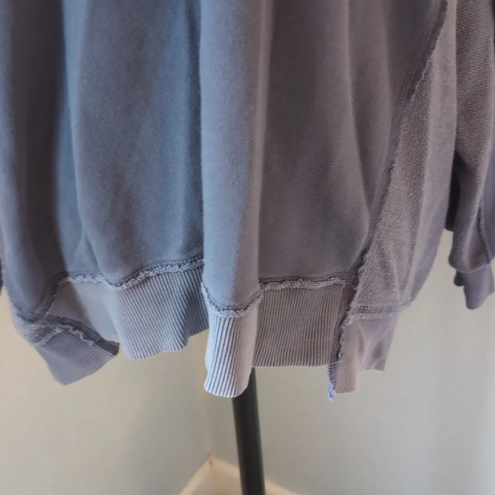 Aerie Everyday V Neck Dusty Blue color - XS- M - Picture 3 of 5